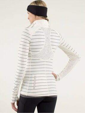 Lululemon Star Runner Pullover
Slalom Stripe Angel Wing / Angel Wing